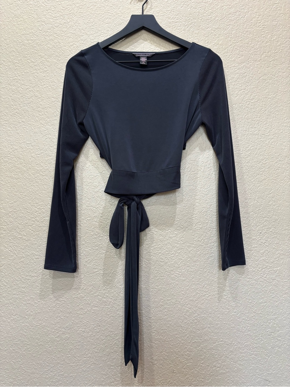 Victoria’s Secret Sport Back Tie L/S Crop Top Med Sporty Athlesuire Balletcore
